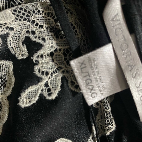 RARE WHITE TAG Victoria secret VINTAGE Black Slip Size XL
Great condition - Picture 3 of 4